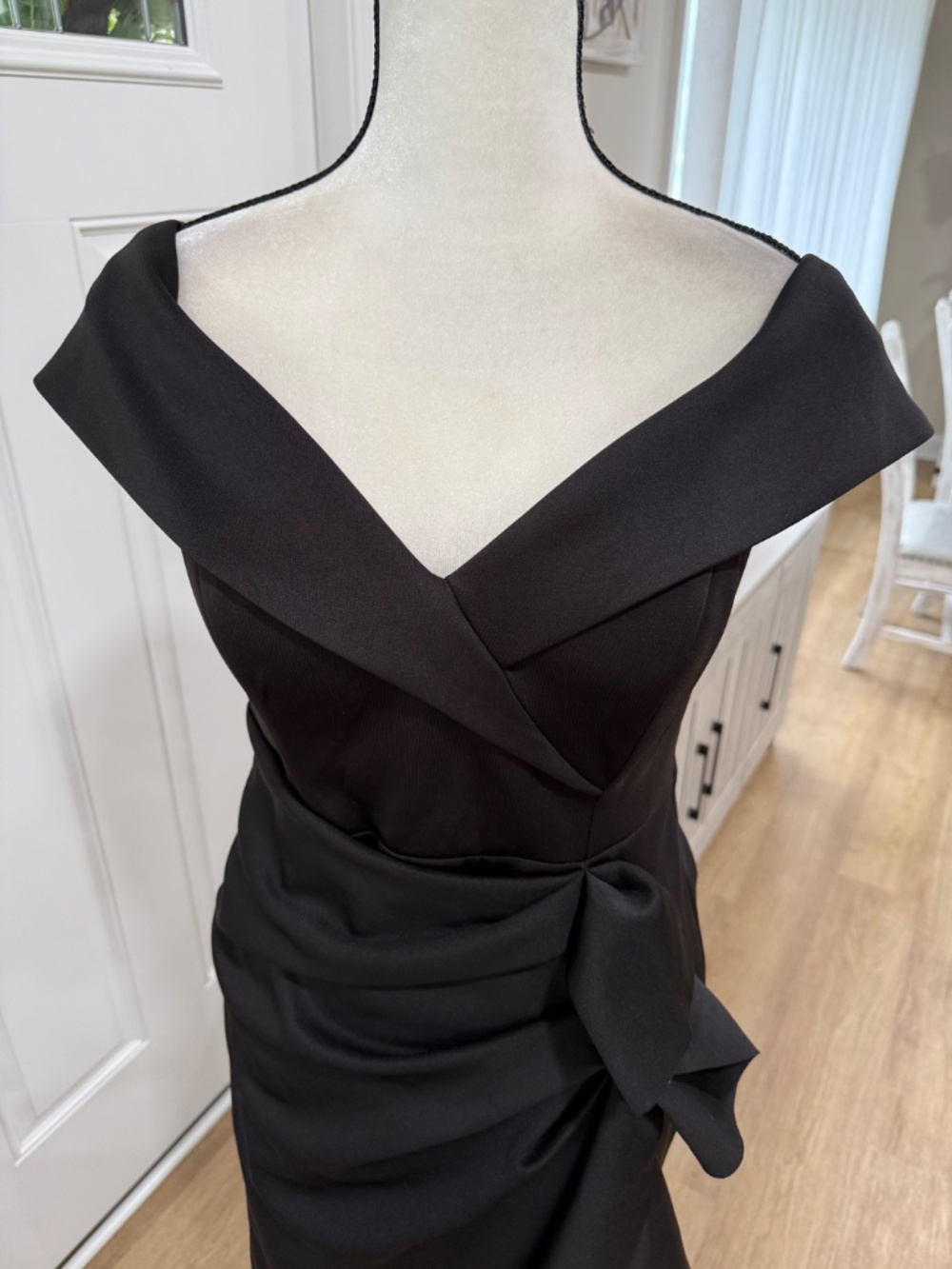 Xscape Women's Sz.8P Long Off-the-Shoulder Sweetheart Neckline Formal - Picture 5 of 15